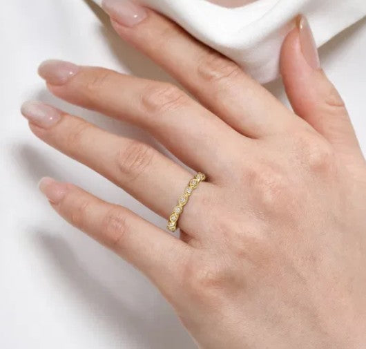 Diamond Wedding Bands  -  Women'